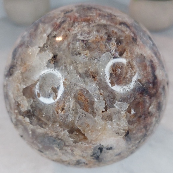 Pink Amethyst Sphere | Heart Healing • Serenity • Divine Feminine Energy - Picture 4 of 6